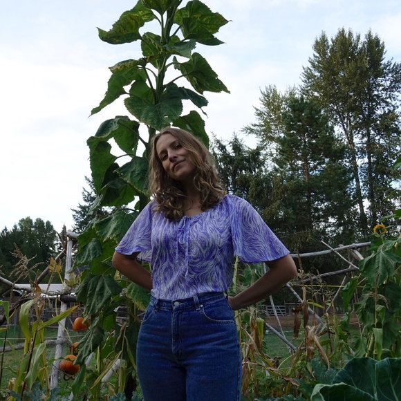Vintage 70s Flutter Sleeve Swirl Pattern Blouse Size M - Picture 2 of 6